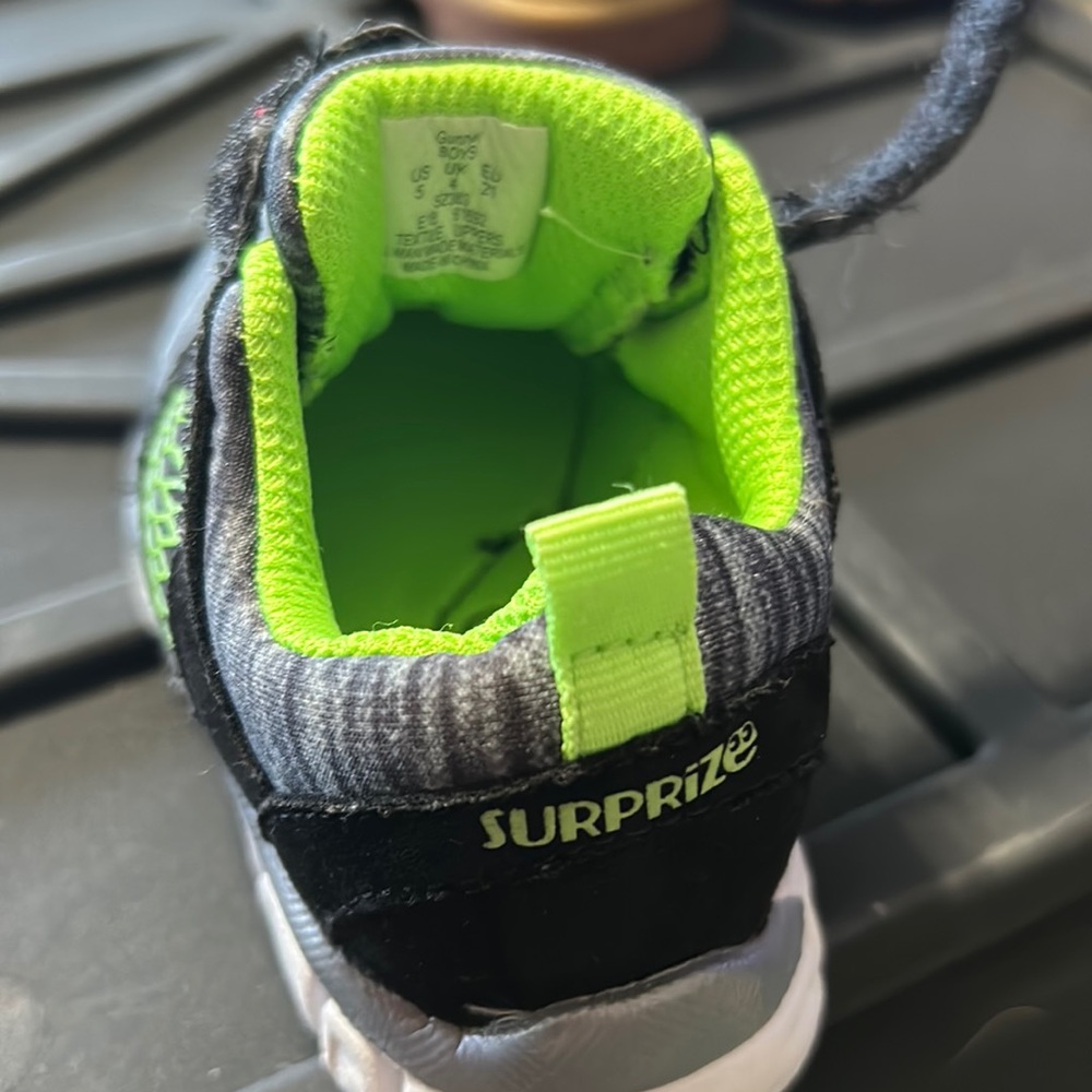 Surprize by stride-rite toddler size 5 $5.95